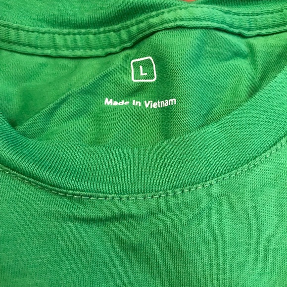 Genuine GREEN Apple Employee T-shirts - Picture 4 of 4